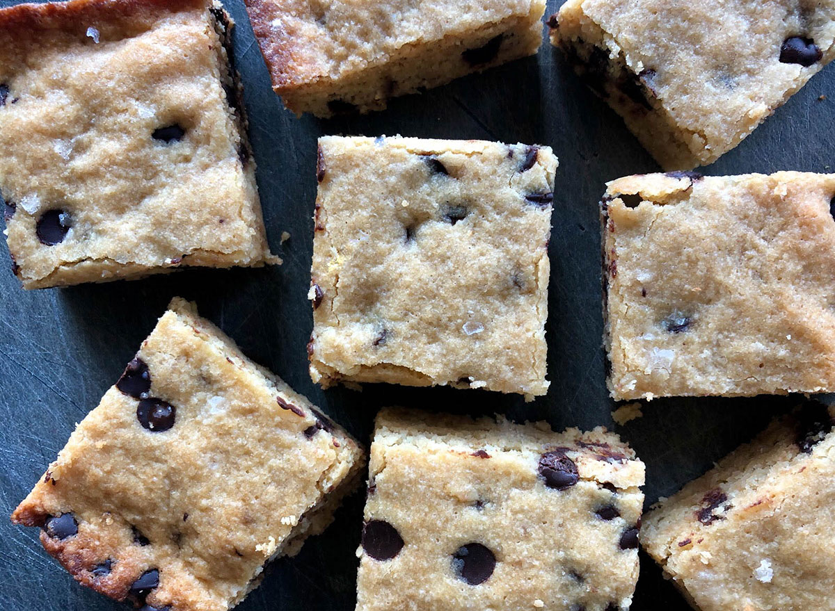 keto chocolate chip blondies