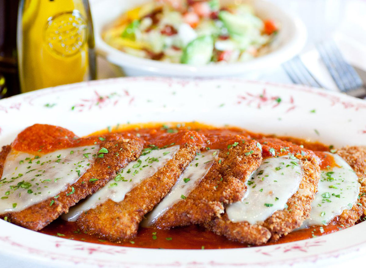 Maggiano's fried mozzarella marinara on a plate