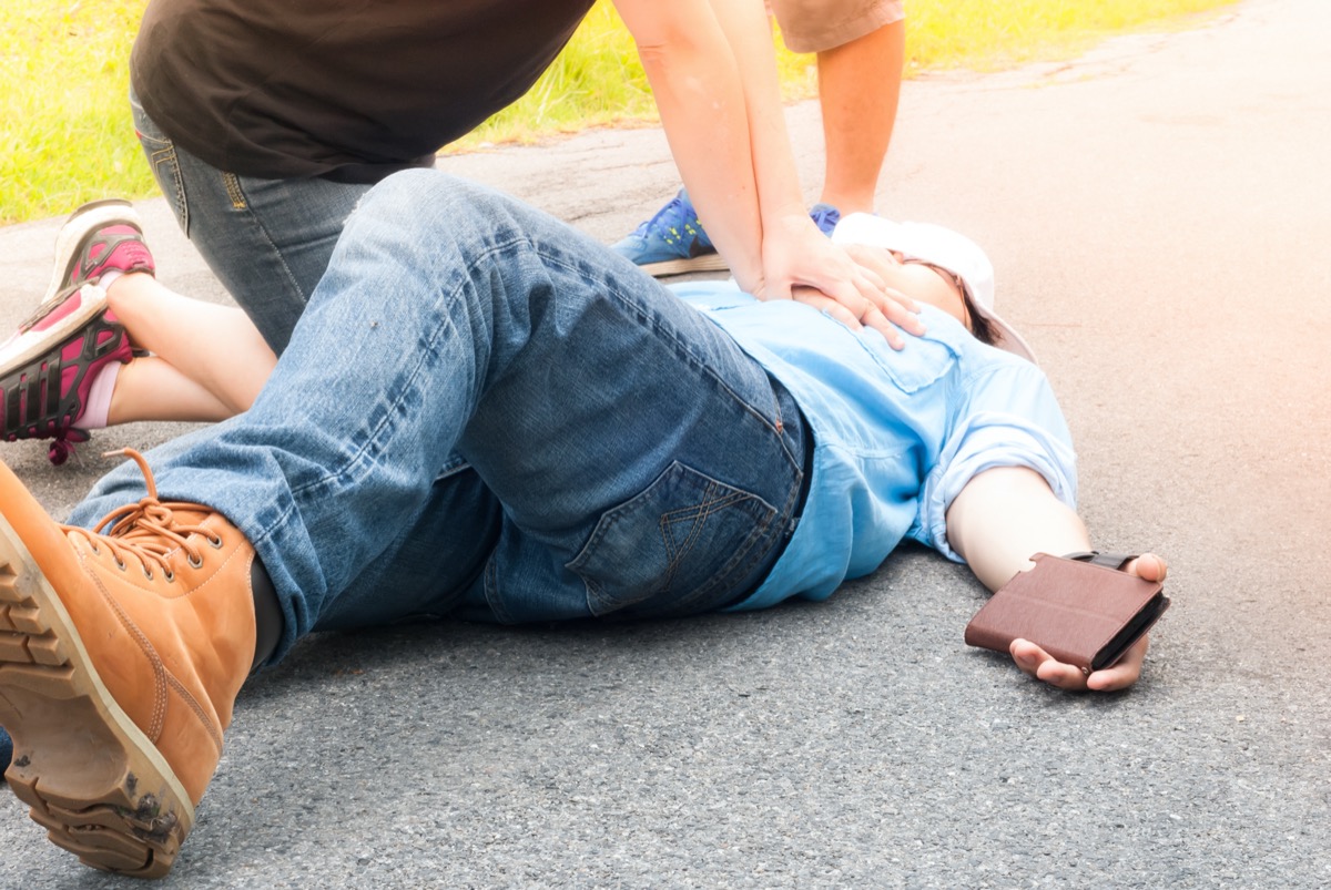First aid training on street