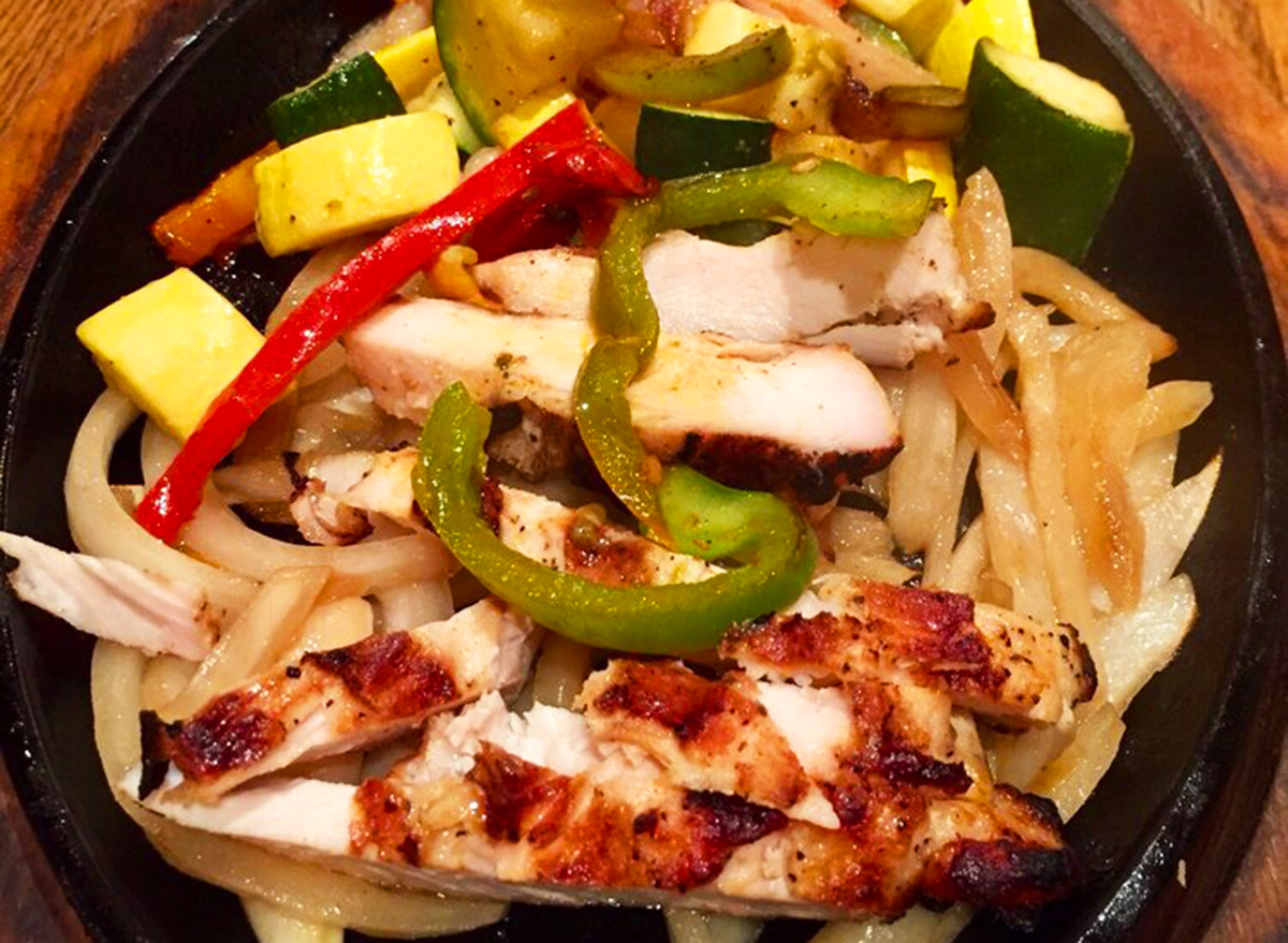 on the border smart chicken fajitas