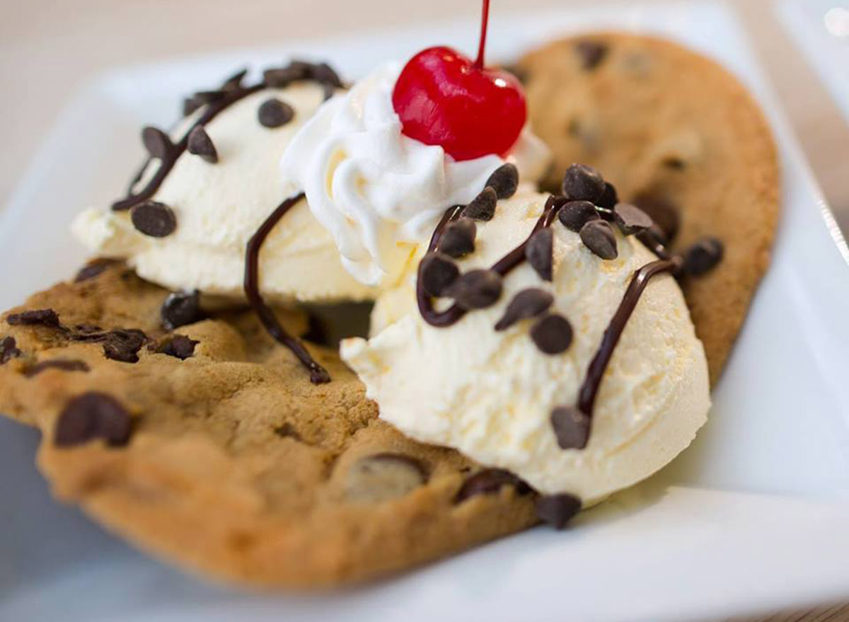 chocolate chipper sundae from perkins