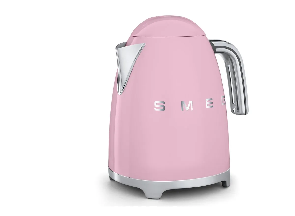 pink smeg electric kettle 