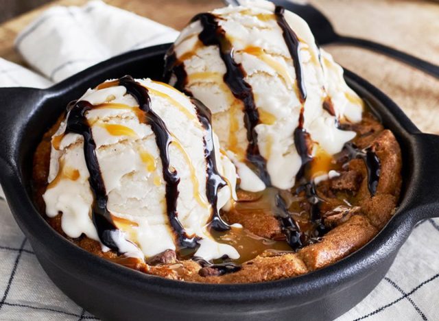 ruby tuesday chocolate chip cookie skillet