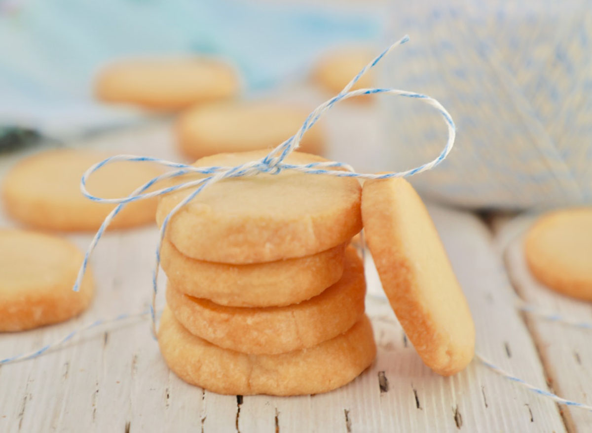 3 ingredient shortbread cookies tied up together on a wooden table