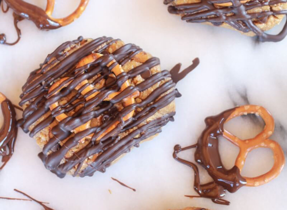 No bake peanut butter pretzel cookies with chocolate dipped pretzels