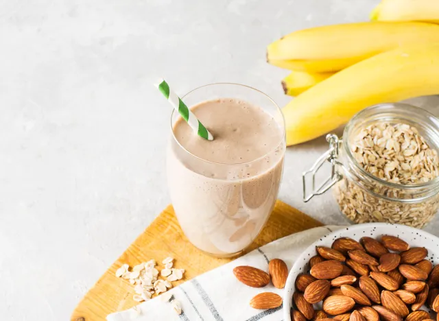 Banana almond oat cinnamon smoothie protein shake