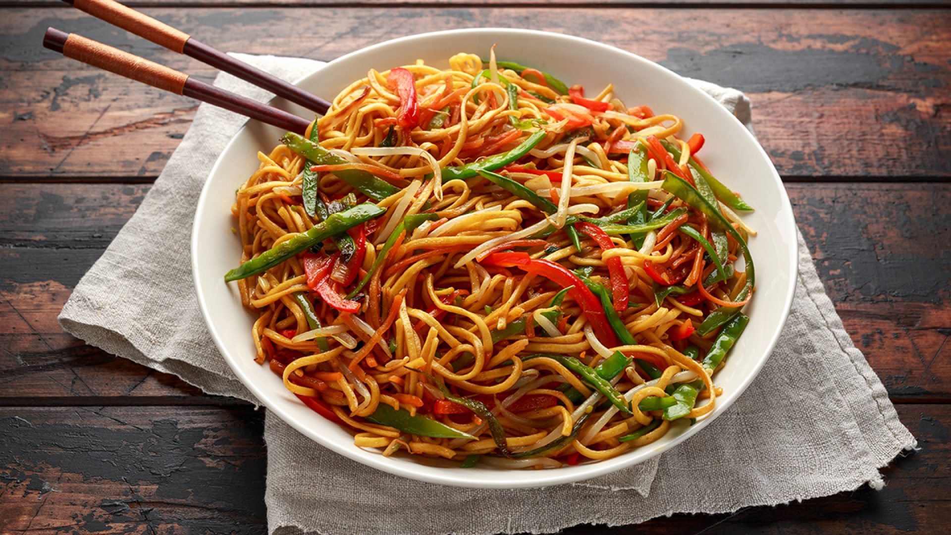 Chow Mein vs. Lo Mein: What's the Real Difference? - Eat This Not That