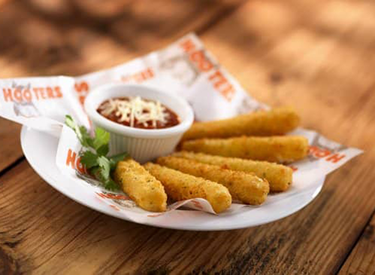 hooters cheese sticks