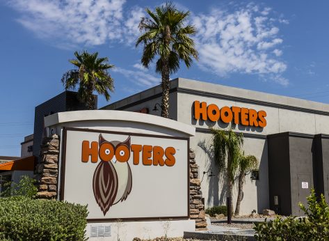 8 Lawsuits Hooters Wishes We'd Forget