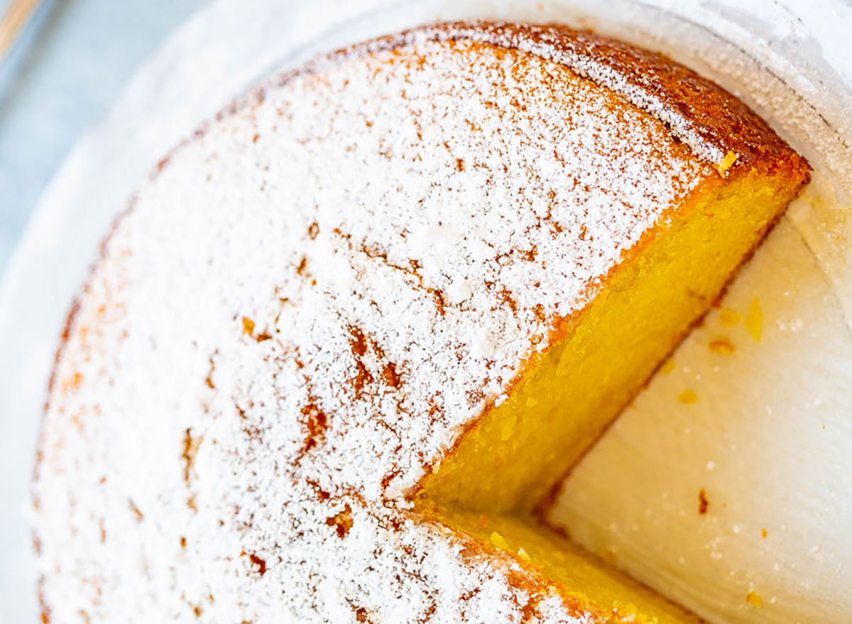 olive oil orange cake with powdered sugar