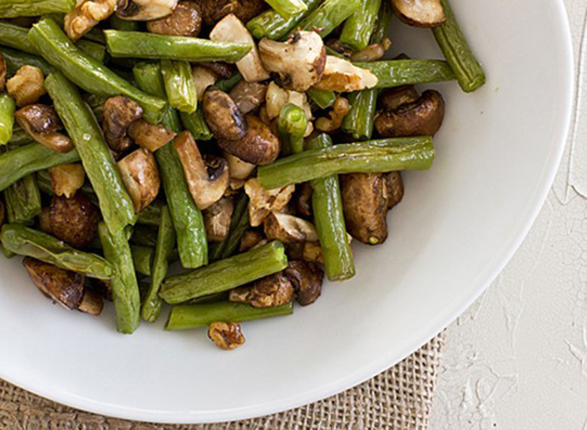 roasted green beans mushrooms walnuts