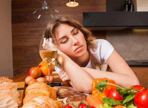 8 Ways To Avoid The Dreaded Thanksgiving Food Coma