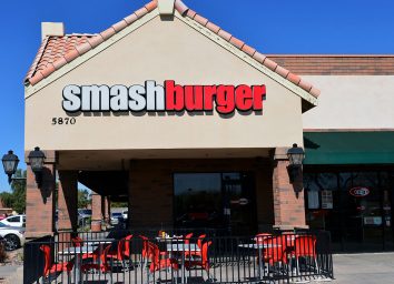 smashburger storefront