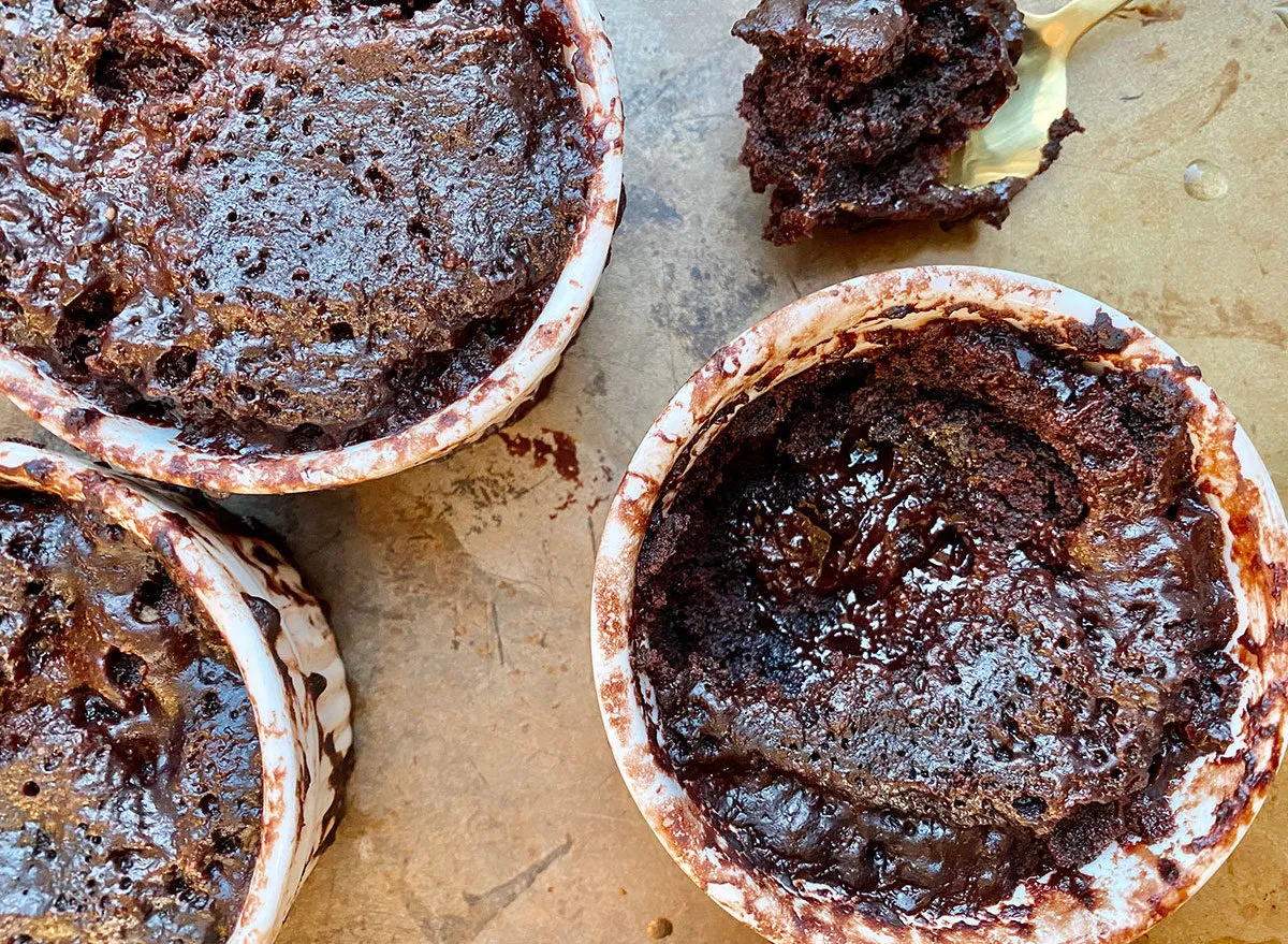 10-Minute Whole30 Chocolate Pudding Cakes Recipe — Eat This Not That