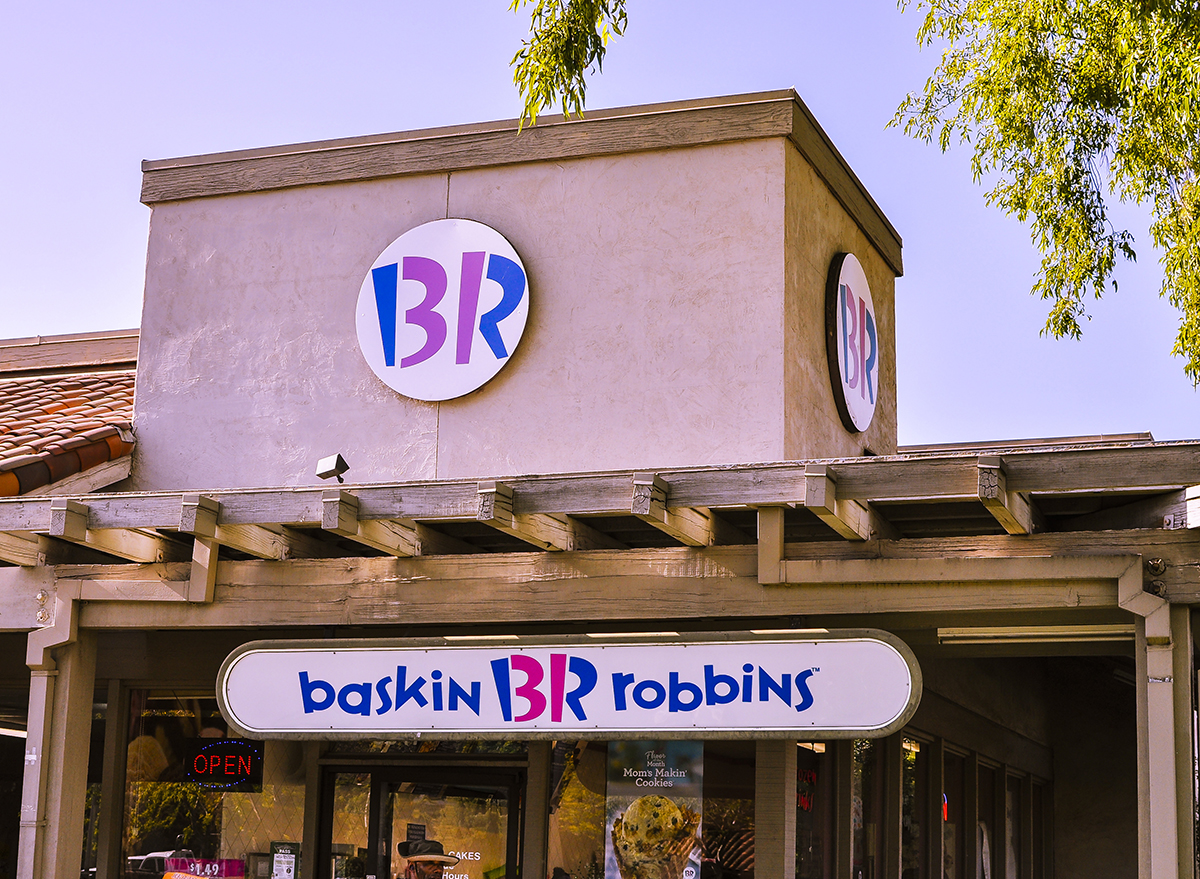 baskin robbins outside