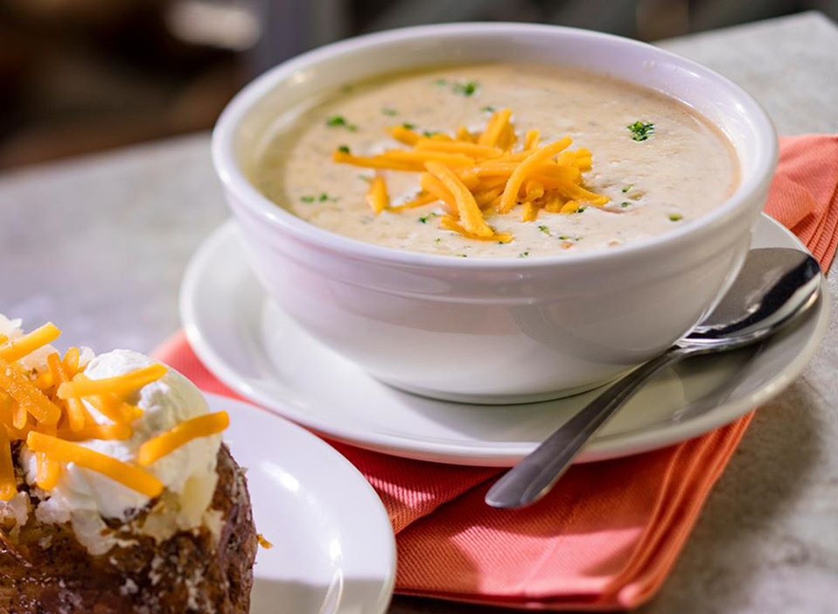 cheddars scratch kitchen broccoli cheese soup