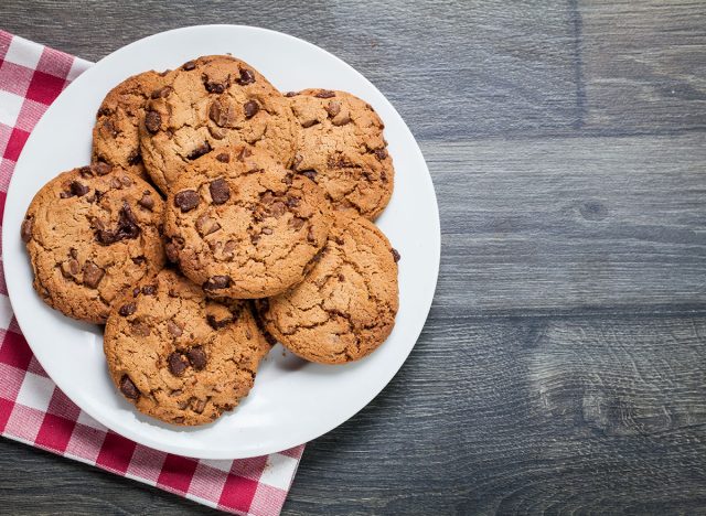 chocolate chip cookies plated