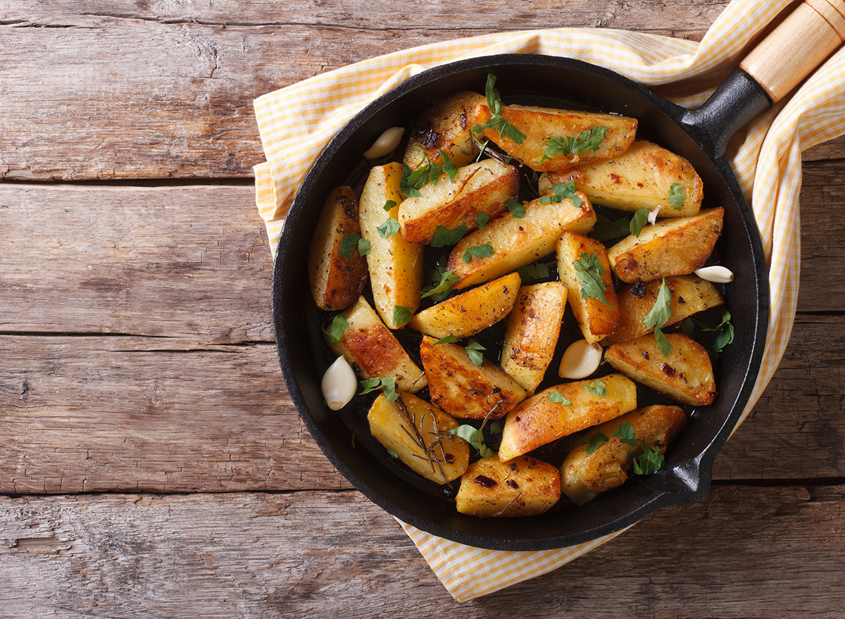 crispy potatoes in cast iron pan