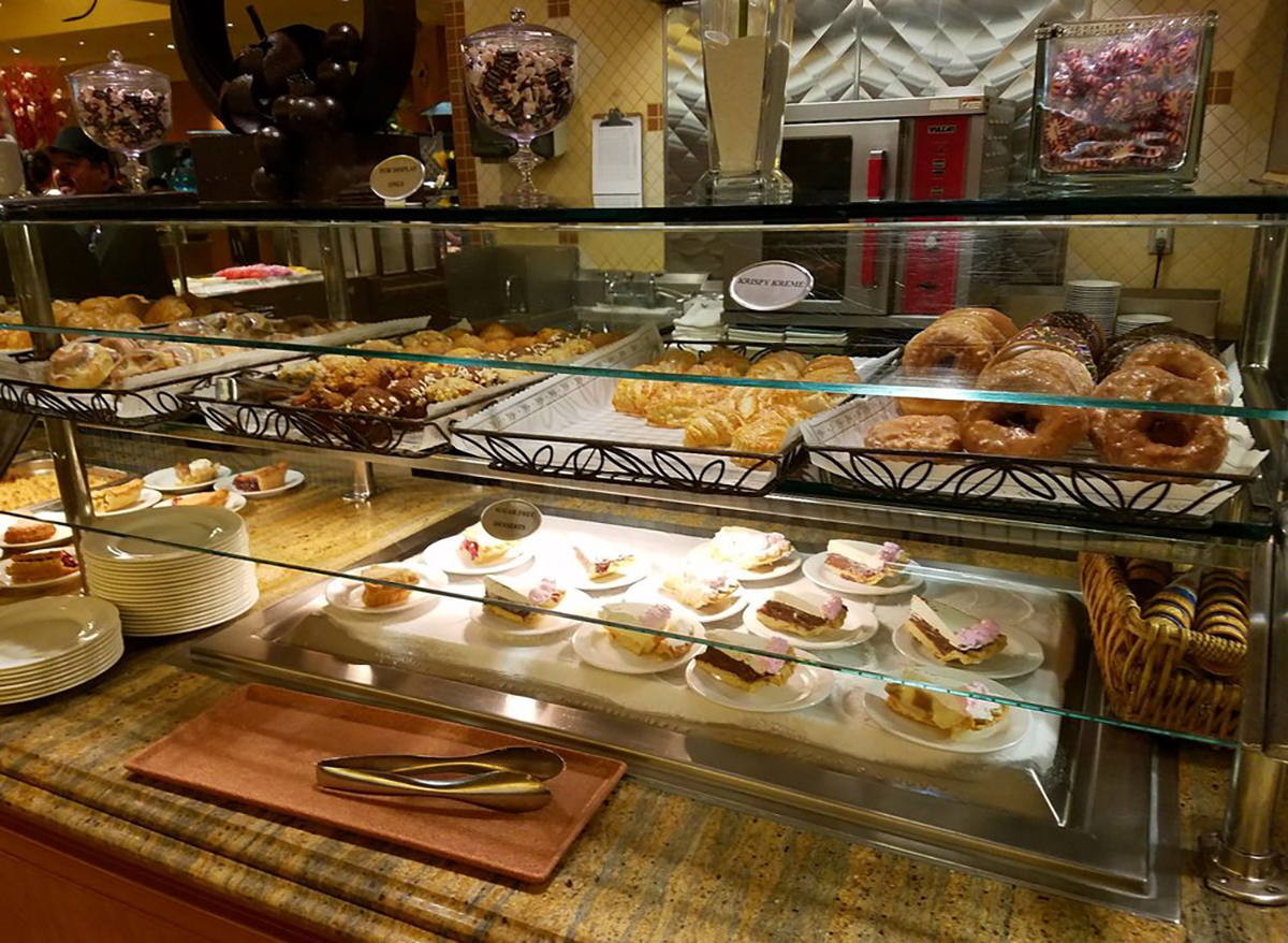 dessert selection at golden nugget buffet in las vegas