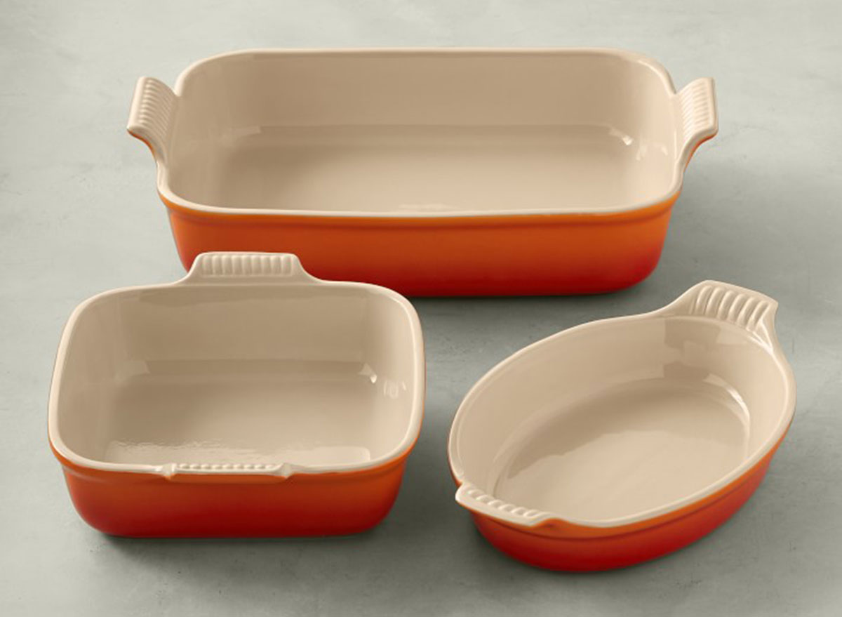 le creuset orange stoneware baking set