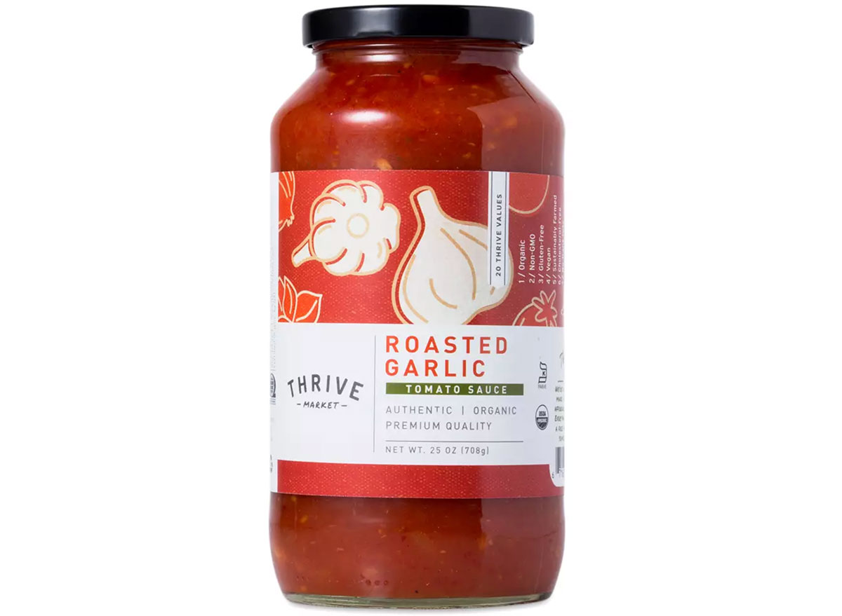 thrive market roasted garlic tomato sauce in jar