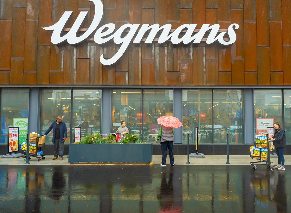 wegmans storefront in the rain