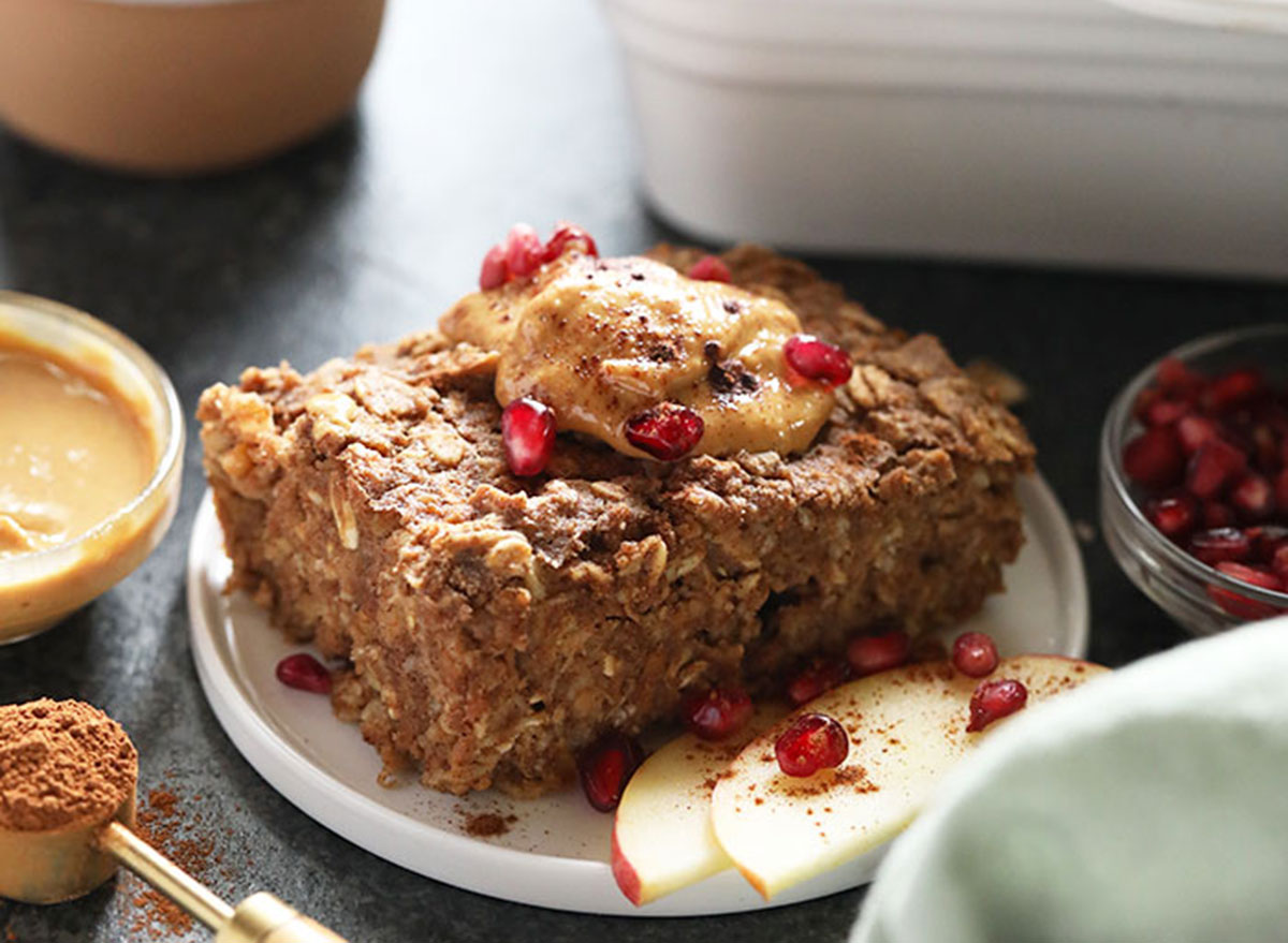 apple cinnamon baked oatmeal