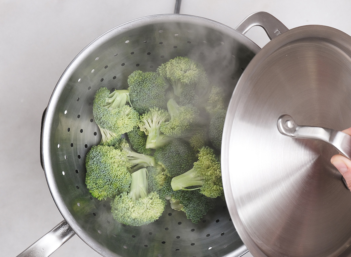 The Single Best Way to Steam Broccoli — Eat This Not That