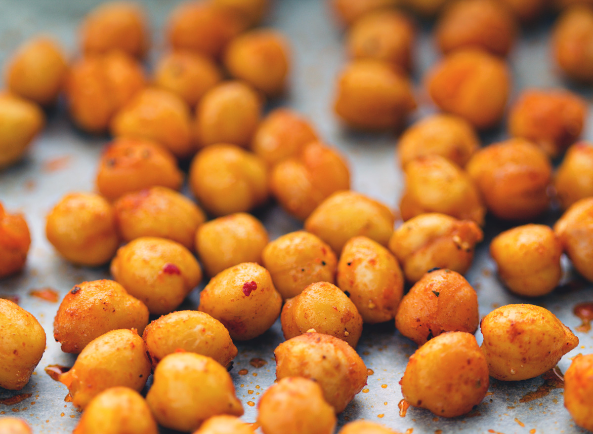 5 Ways Eating Chickpeas Can Help You Lose Weight, Say Dietitians — Eat