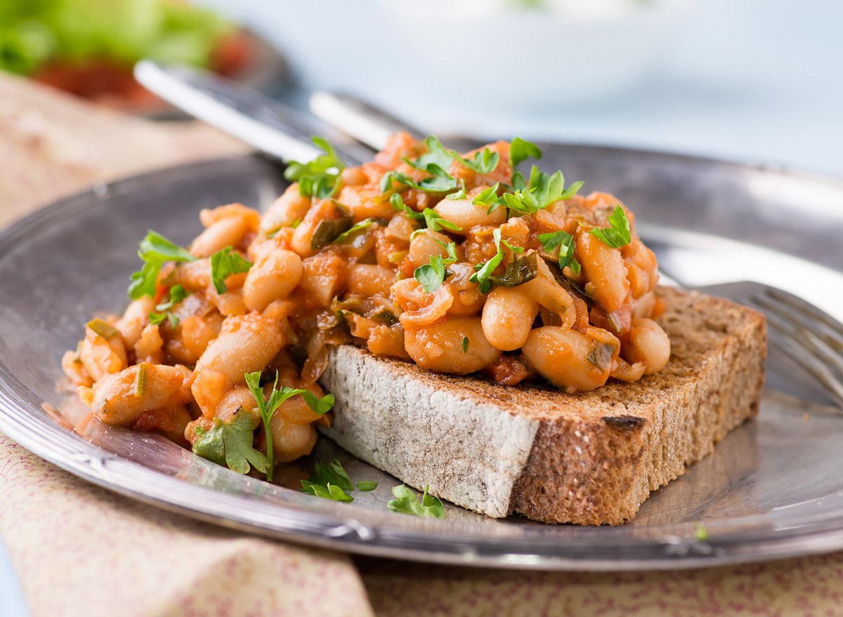 Stewed tomato beans on toast