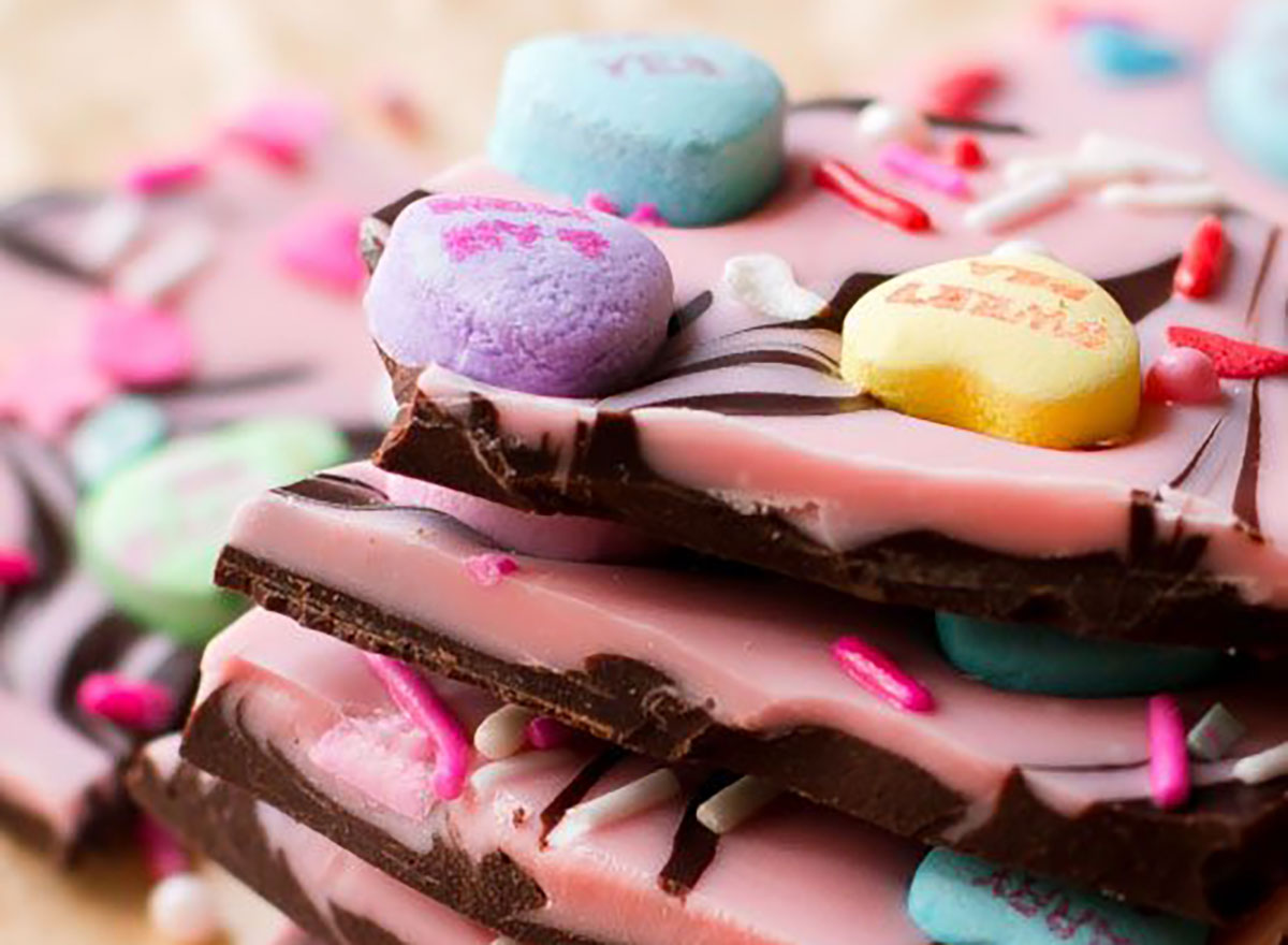 chocolate bark with pink chocolate and sweetheart candies