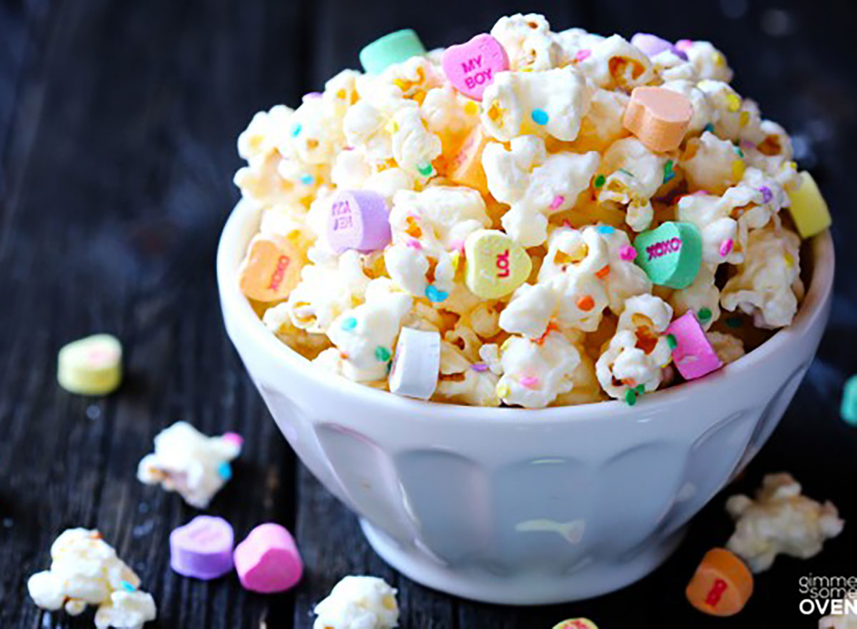 valentine's popcorn with white chocolate and sweethearts candy