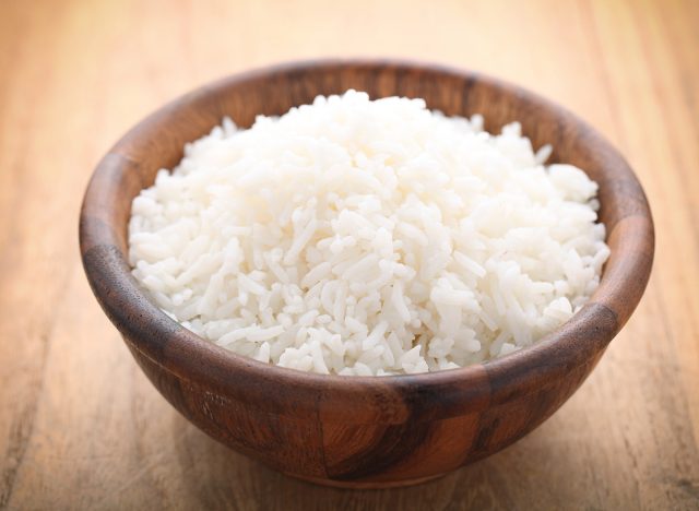 ciotola di riso bianco marrone
