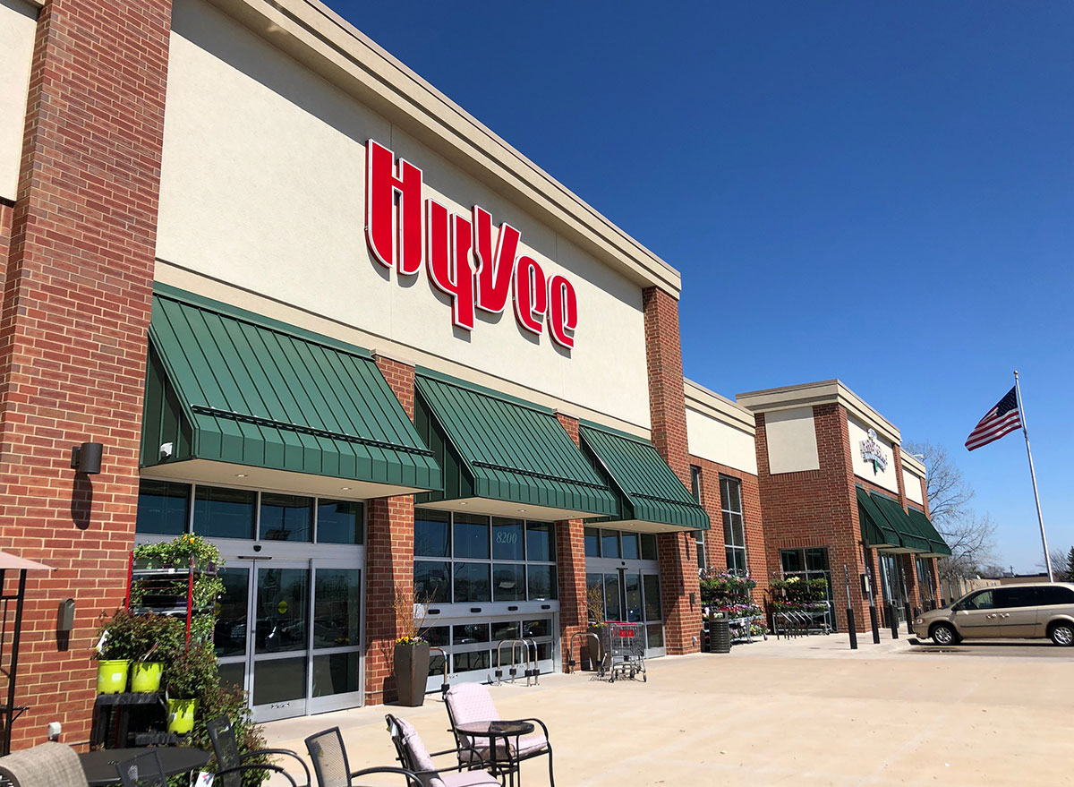 hyvee supermarket