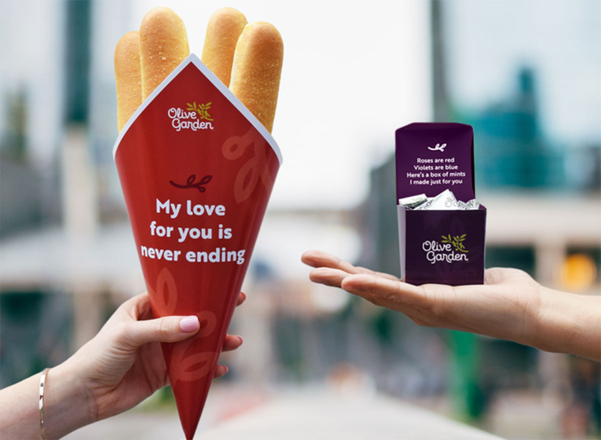 Olive Garden's Breadstick Bouquet Is Back for VDay — Eat This Not That