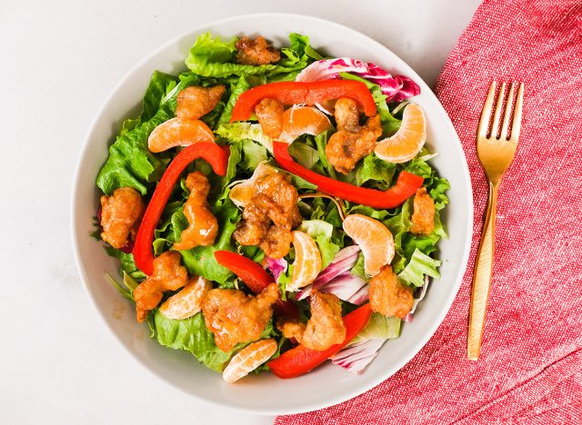 orange chicken salad with mandarin oranges and bell peppers