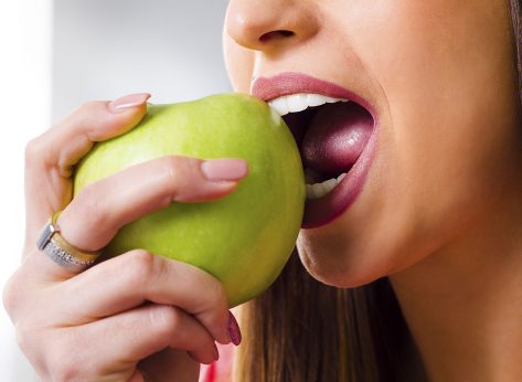 15 Foods That Stain Your Teeth