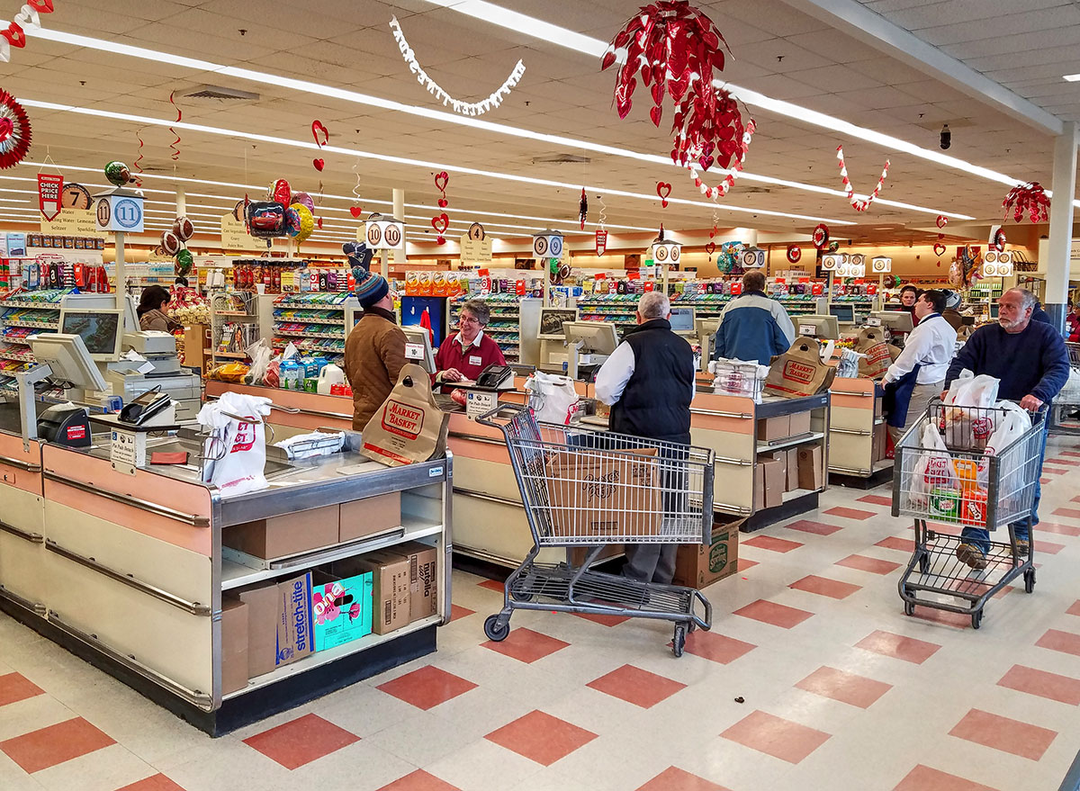 Cashier counter