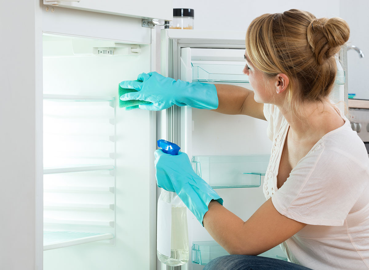 clean fridge