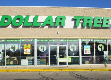 front of dollar tree store