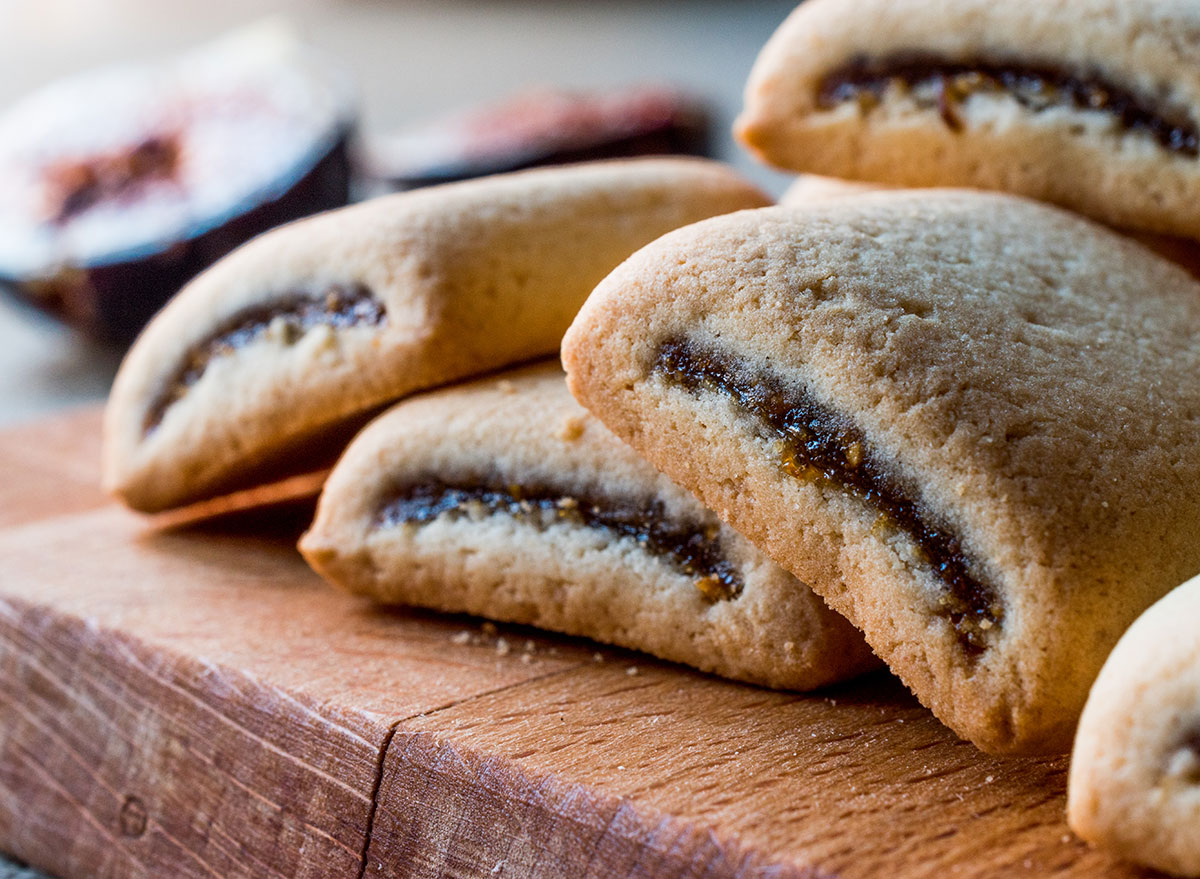 fig newtons on serving board