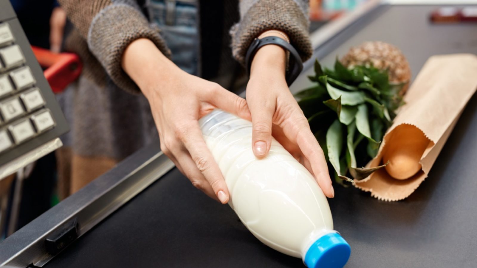 5 Warning Signs You're Drinking Too Much Milk Eat This Not That