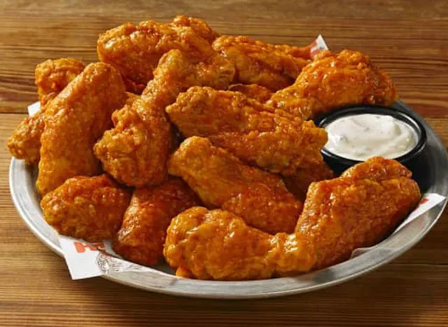 hooters wings deal