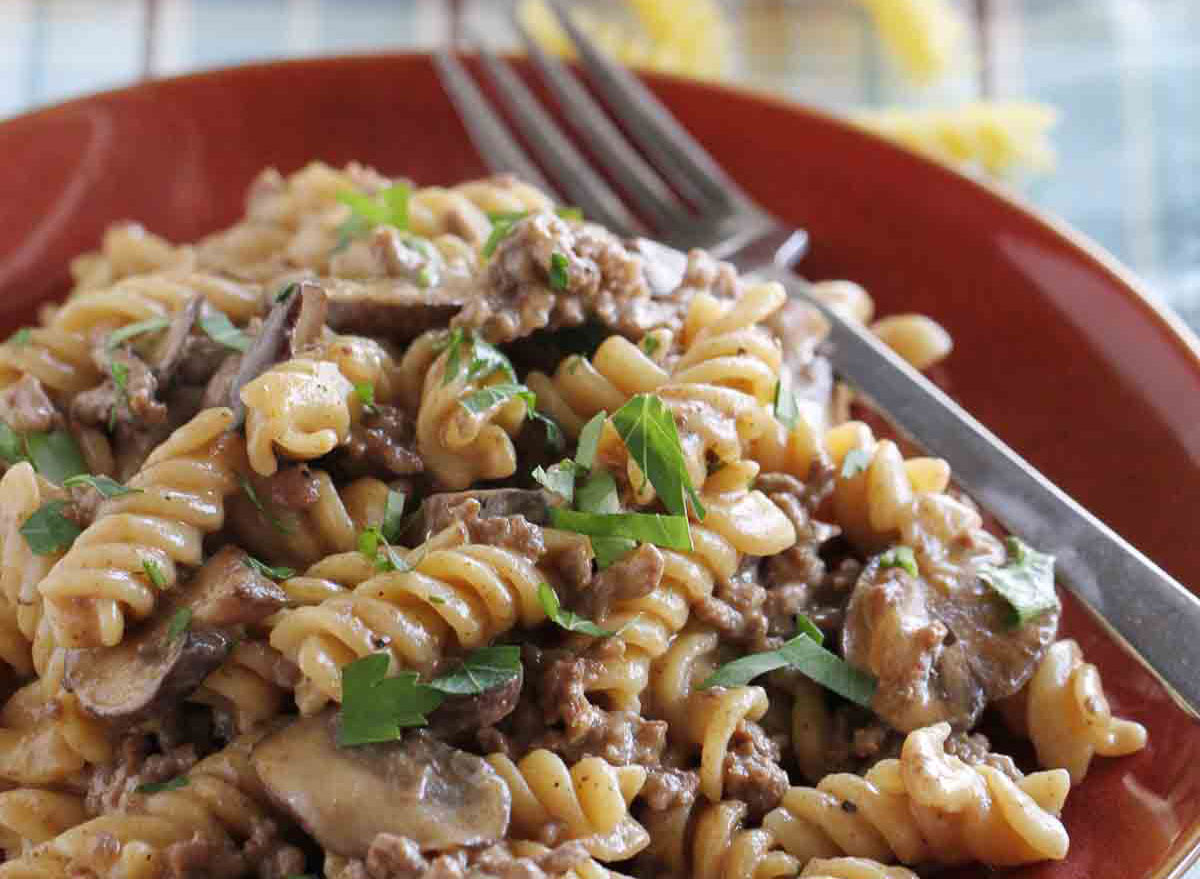 one pot ground beef stronganoff