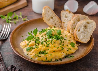 scrambled eggs with toast