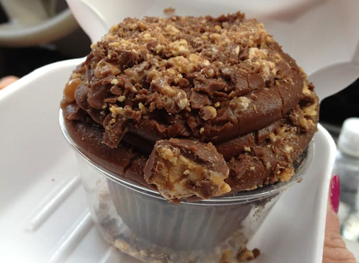 snickers cupcake