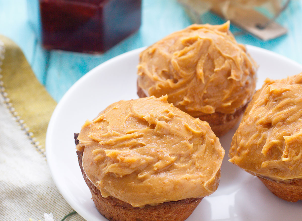 washington peanut butter jelly cupcakes