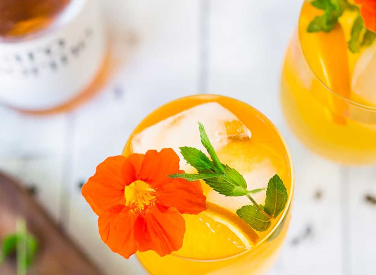 immune-boosting cocktails aperol spritz