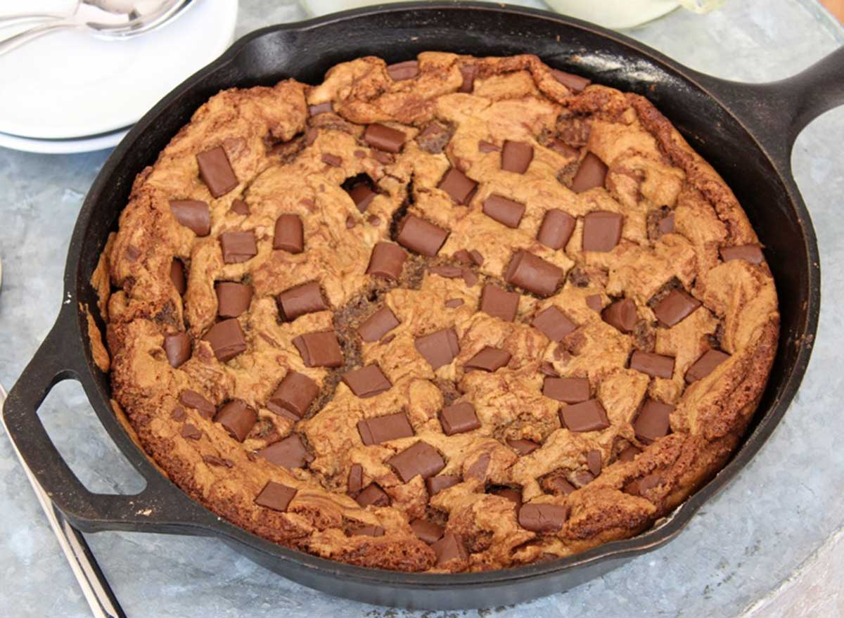 chocolate chunk cookie skillet