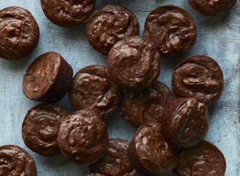 18 Easy Baking Recipes For Beginners to Try